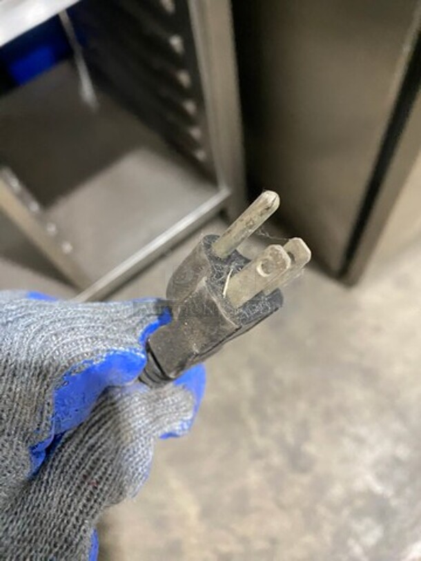 Cornelius Commercial 8 Spout And Ice Dispenser Beverage System! Model: ED250BCZ SN: 62B0817ED141 115V 60HZ 1 Phase - Image 8 of 8