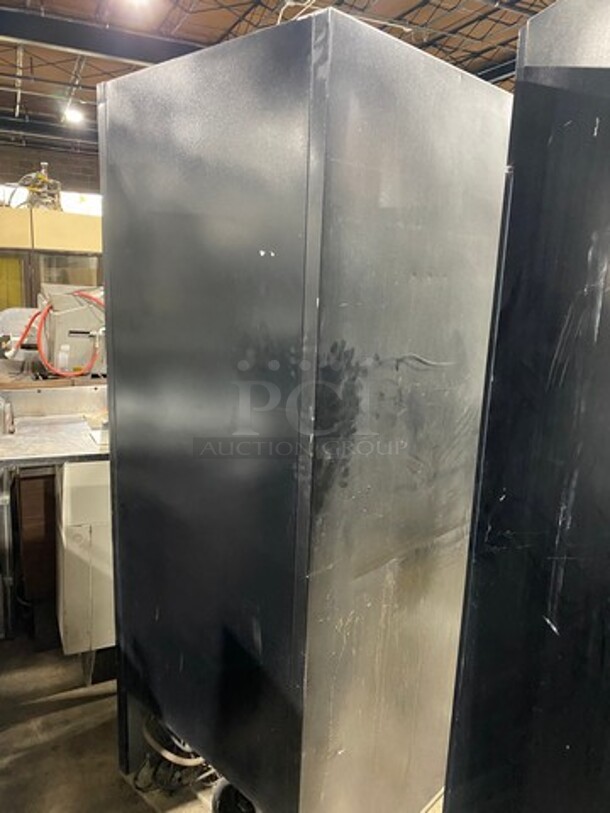 Beverage Air Commercial Single Door Reach In Cooler Merchandiser! With View Through Door! Poly Coated Racks! Model: M27 SN: 647699 115V 60HZ 1 Phase - Image 3 of 8