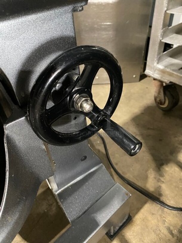 Avantco Commercial Countertop 10QT Planetary Mixer! With Bowl And Bowl Guard! With Whisk Attachment! Model: MX10 SN: 04141321MX10 120V - Image 6 of 9