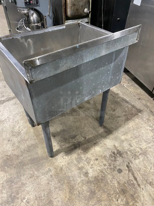 All Stainless Steel Ice Bin! On Legs! - Image 3 of 7