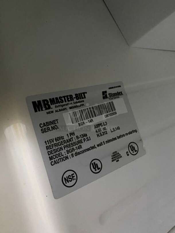 Master Bilt Commercial Single Door Reach In Cooler Merchandiser! With View Through Door! Poly Coated Racks! Model: BGR14R SN: QW102659 115V 60HZ 1 Phase - Image 7 of 8