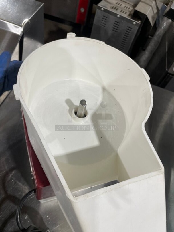Robot Coupe Commercial Countertop Single Speed Combination Food Processor! 115V! Model: R-2 SN: 230 07230 03! - Image 5 of 8