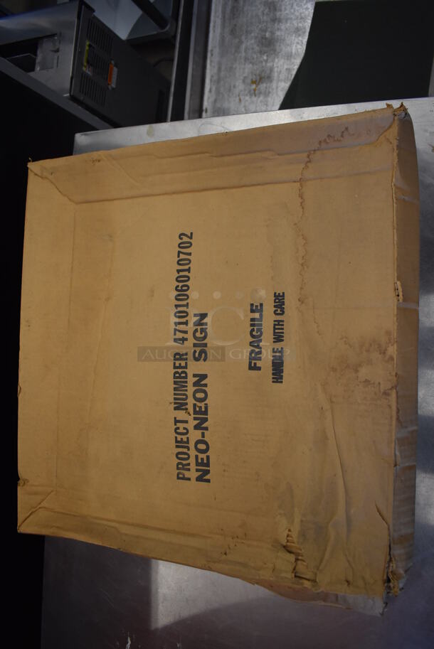 IN ORIGINAL BOX! Seagrams Gin Smooth Neon Light Up Sign.  - Image 2 of 4