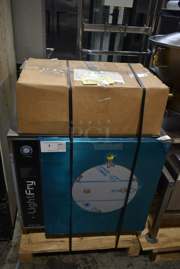 BRAND NEW SCRATCH AND DENT! 2023 Lightfry USA Lightfry 12U-4 Stainless Steel Commercial Countertop Air Fryer. 220 Volts, 3 Phase. - Image 2 of 10