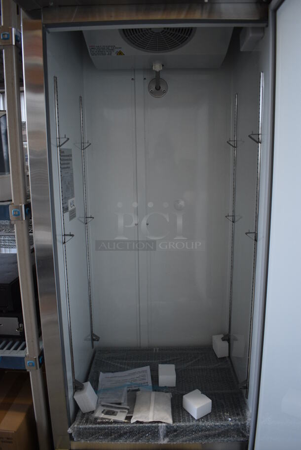 BRAND NEW SCRATCH AND DENT! Avantco Model 178A19FHC Stainless Steel Commercial Single Door Reach In Freezer w/ Poly Coated Racks on Commercial Casters. 115 Volts, 1 Phase. 29x26x77.5. Tested and Working! - Image 5 of 8