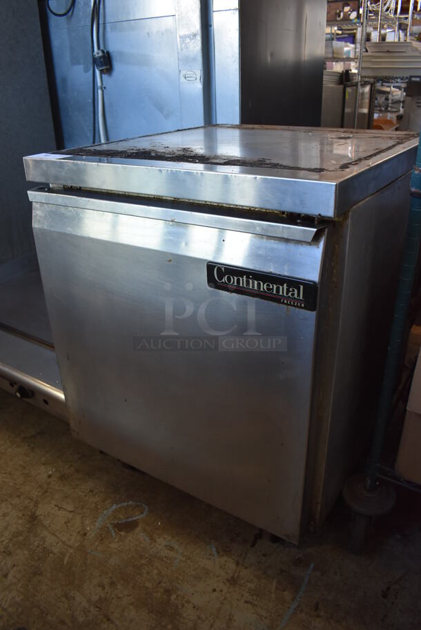 Continental SWF27 Stainless Steel Commercial Single Door Undercounter Freezer on Commercial Casters. 115 Volts, 1 Phase. 27.5x30x35. Tested and Working! - Image 3 of 7