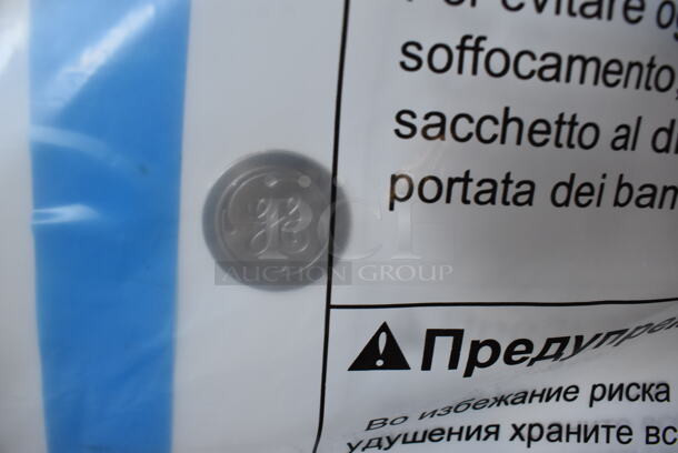 BRAND NEW SCRATCH AND DENT! GE FCM16DLWW White Metal Chest Freezer. Tested and Working! - Image 2 of 5