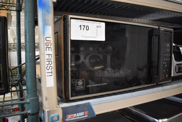 General Electric J E48 003 Metal Countertop Microwave Oven. 120 Volts, 1 Phase. 18x13x9.5 - Image 3 of 5