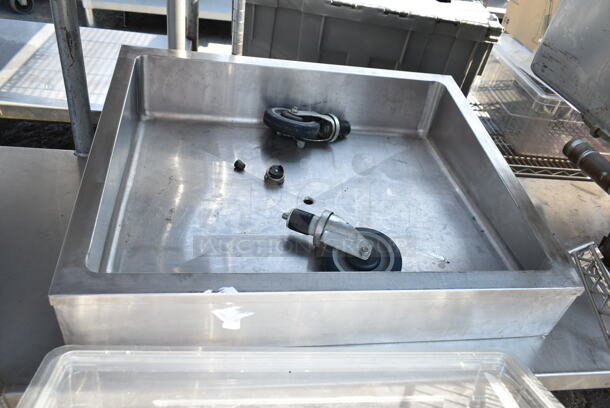 ALL ONE MONEY! Lot of 2 Wire Shelves, Poly Bin and Metal Bin. - Image 5 of 8