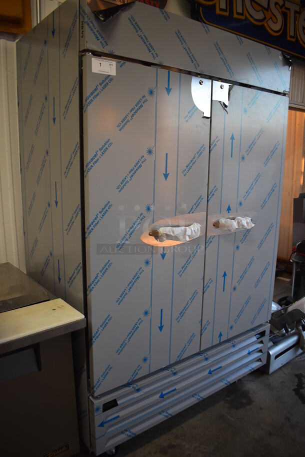 BRAND NEW! Beverage Air HBRF49HC-1-A Stainless Steel Commercial 2 Door Reach In Cooler Freezer Combo Unit on Commercial Casters. Comes w/ Poly Coated Racks. 115 Volts, 1 Phase. 51.5x32x84. Tested and Working! - Image 4 of 12
