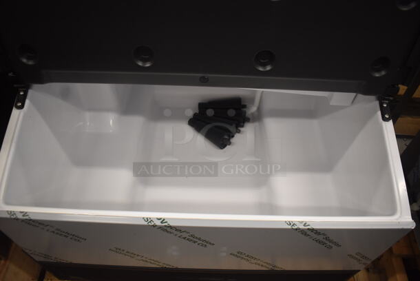 BRAND NEW SCRATCH AND DENT! 2022 Hoshizaki KM-301BAJ Ice Machine Crescent Cuber Icemaker with Built in Storage Bin. 115 Volt 1 Phase - Image 4 of 6