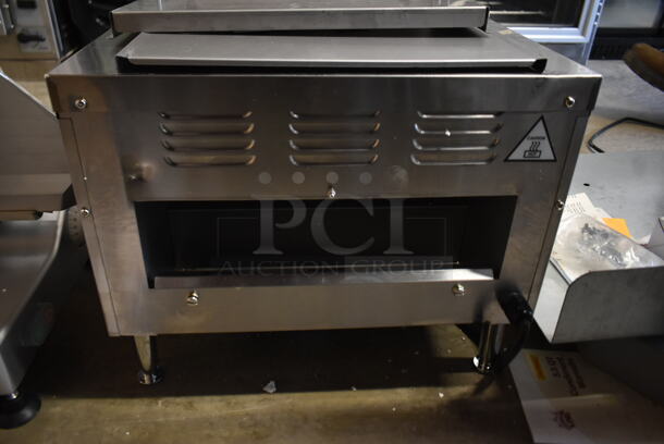 BRAND NEW SCRATCH AND DENT! Avantco  Stainless Steel Commercial Countertop 14.5" Belt Conveyor Toaster Oven. 208 Volts, 1 Phase.  - Image 7 of 8