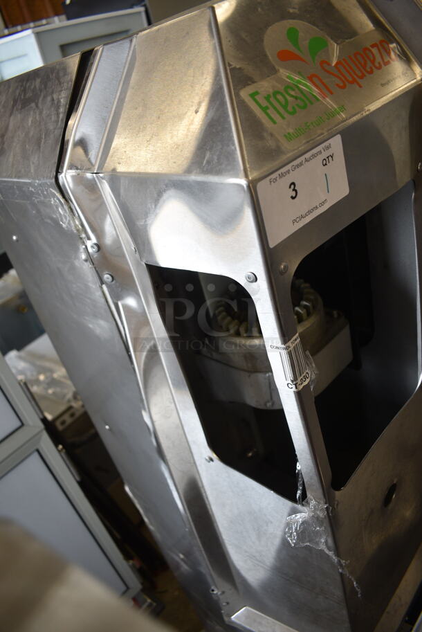 Fresh N Squeeze POS-1 Stainless Steel Commercial Floor Style Automatic Citrus Juicer on Commercial Casters. Missing Pieces. 120 Volts, 1 Phase. Tested and Working! - Image 5 of 10