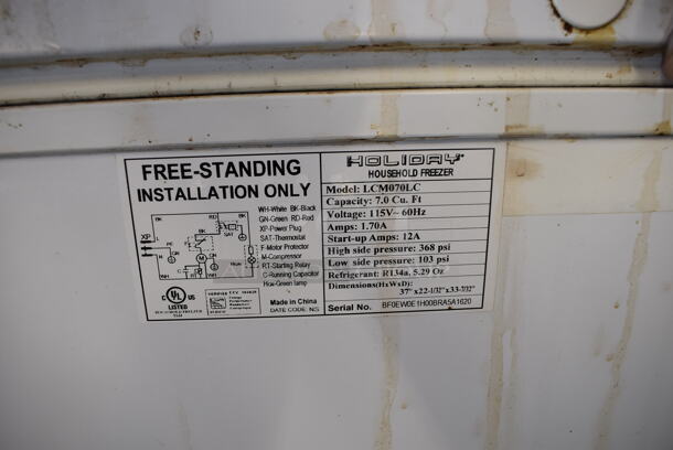 Holiday LCM070LC Chest Freezer. 115 Volts, 1 Phase. 37x22x34. Tested and Working! - Image 5 of 5