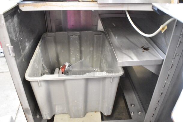 Fresh N Squeeze POS-1 Stainless Steel Commercial Floor Style Automatic Citrus Juicer on Commercial Casters. Missing Pieces. 120 Volts, 1 Phase. Tested and Working! - Image 6 of 10