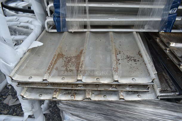 PALLET LOT of Approximately 259 Various Loaf Baking Pans Including 6 Loaf Baking Pans, Full Size Baking Pans. 259 Times Your Bid! - Image 7 of 11