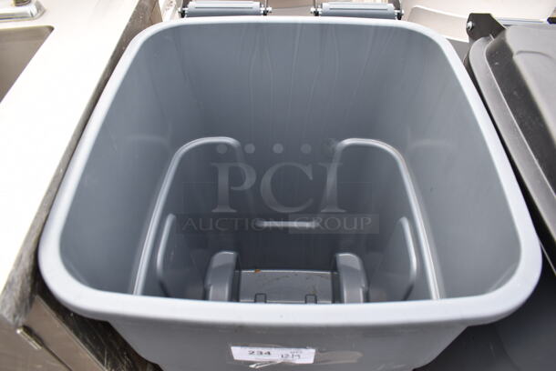 Carlisle 345050 Poly Trash Can. 23x28x39 - Image 5 of 5