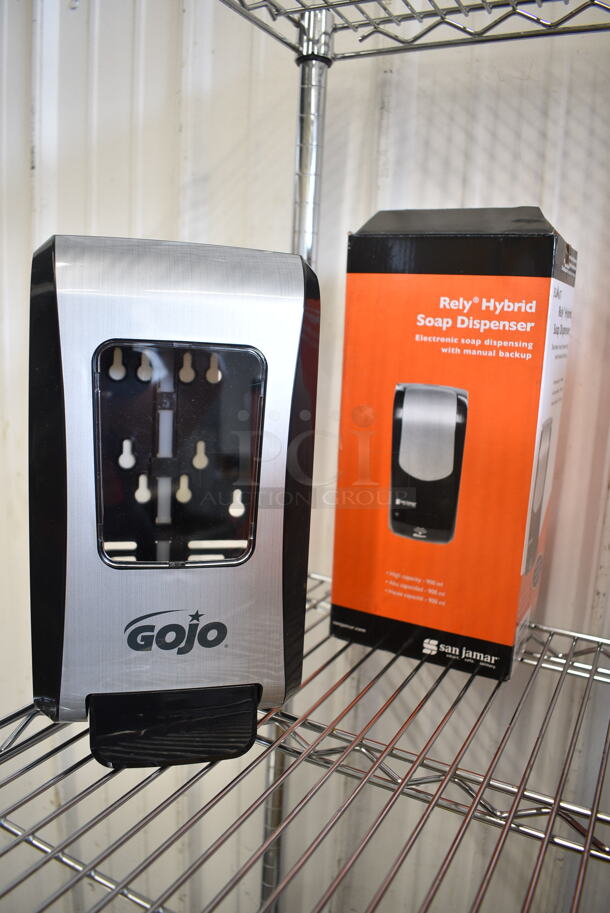 7 BRAND NEW SCRATCH AND DENT! Poly Wall Mount Soap Dispensers Including San Jamar S970WHCL Summit Rely White Manual Hand Soap, Sanitizer, and Lotion Dispenser - 5 3/16" x 4" x 8 7/8", San Jamar SF970WHCL Summit Rely White Manual Foam Hand Soap and Sanitizer Dispenser - 5 3/16" x 4" x 8 7/8", San Jamar SHF970WHCL Summit Rely White Hybrid Automatic Foam Hand Soap and Sanitizer Dispenser - 5 1/2" x 4" x 12" w/ 999G871604 GOJO® 8716-04 ADX 700 mL Botanical Foam Hand Soap. 7 Times Your Bid! - Image 12 of 12