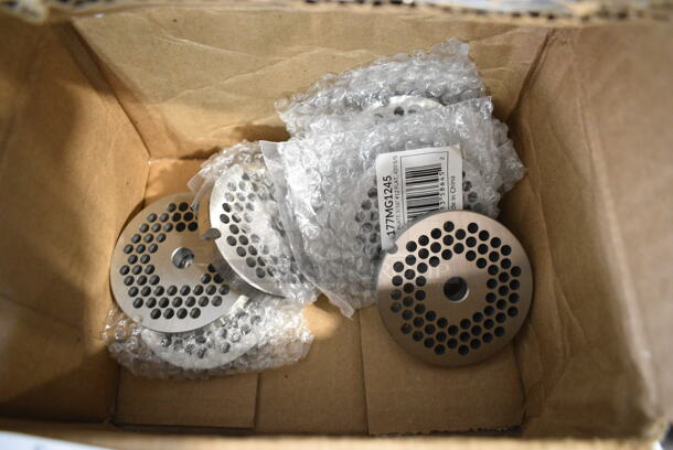 BRAND NEW SCRATCH AND DENT! Box of 6 Avantco 177MG1245 #12 Stainless Steel Grinder Plate for MG12 and MG12R Meat Grinders - 3/16" - Image 3 of 4
