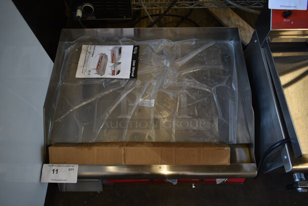 BRAND NEW SCRATCH AND DENT! Avantco 177EG24N Stainless Steel Commercial Countertop Electric Powered Flat Top Griddle. 208/240 Volts, 1 Phase.  - Image 2 of 4