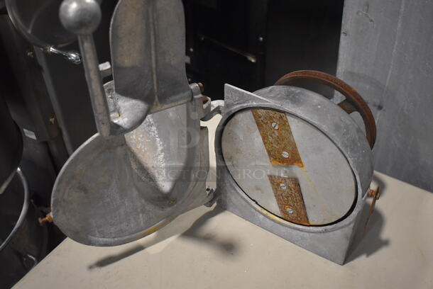 Metal Commercial Pelican Head w/ Slicing Blade. - Image 4 of 4