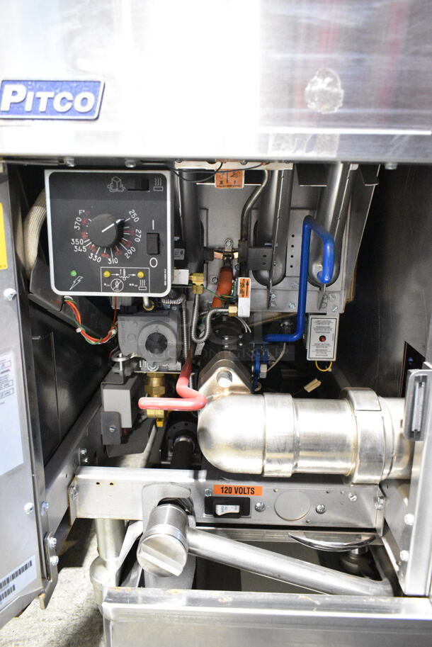 BRAND NEW SCRATCH AND DENT! Pitco Frialator SSH55 Stainless Steel Commercial Natural Gas Powered 2 Bay Deep Fat Fryer w/ 4 Metal Fry Baskets and 4 Splash Guards on Commercial Casters. 80,000 BTU.  - Image 8 of 12