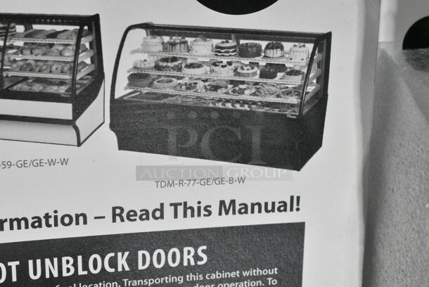 BRAND NEW SCRATCH AND DENT! 2024 True TDM-R-77-GE/GE-B-W Metal Commercial Floor Style Refrigerated Deli / Bakery Display Case Merchandiser. Tested and Working! - Image 6 of 9