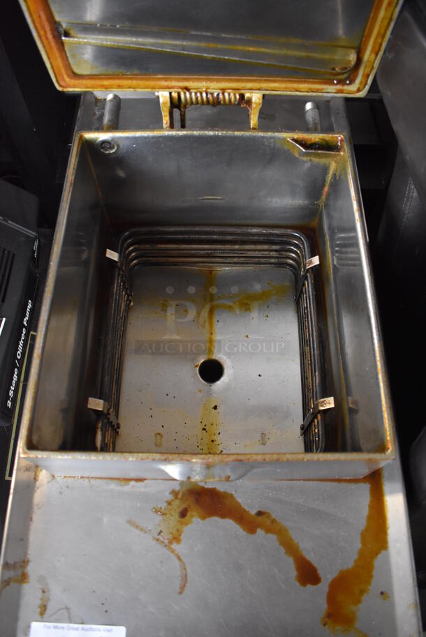 Henny Penny 500 Stainless Steel Commercial Electric Powered Floor Style Pressure Fryer on Commercial Casters. 208 Volts, 3 Phase. 18x38x46 - Image 9 of 10