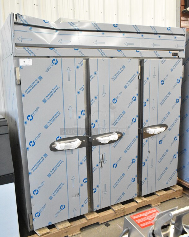 BRAND NEW SCRATCH AND DENT! Beverage Air HF3HC-1S Stainless Steel Horizon Series 78" Solid Door Reach-In Freezer. 115 Volts, 1 Phase. Tested and Working! - Image 3 of 11