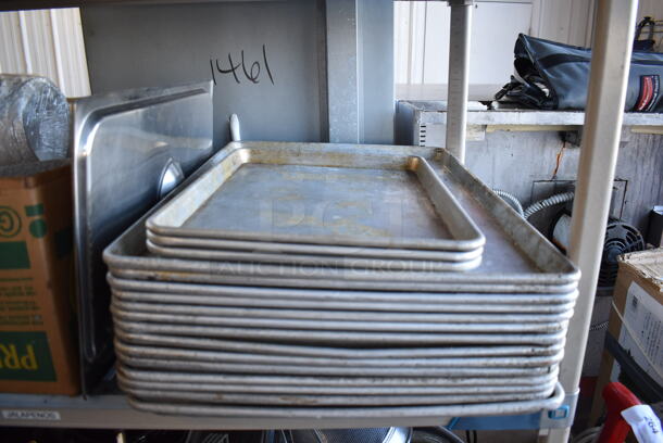 ALL ONE MONEY! Tier Lot of Various Items Including Right Touch 83981 Light and 14 Metal Full Size Baking Pans - Image 3 of 7