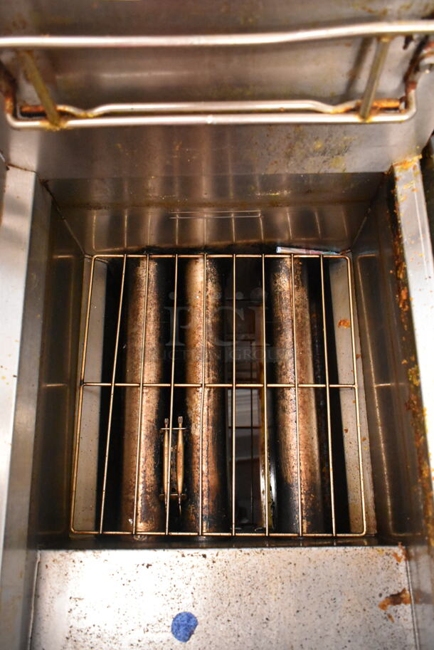 2019 Dean SR142GN Stainless Steel Commercial Floor Style Natural Gas Powered Deep Fat Fryer w/ Left Side Splash Guard, 2 Metal Fry Baskets on Commercial Casters. 105,000 BTU.  - Image 3 of 6