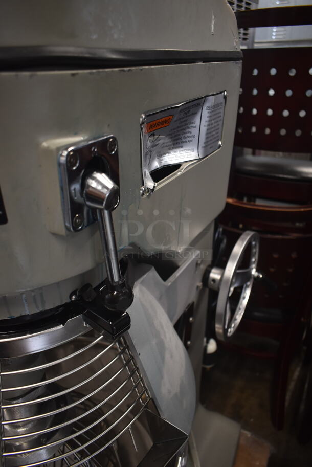 BRAND NEW SCRATCH AND DENT! 2023 Globe SP40 Metal Commercial Floor Style 40 Quart Planetary Dough Mixer w/ Stainless Steel Mixing Bowl, Bowl Guard, Dough Hook, Paddle and Whisk Attachments. 220 Volts, 1 Phase.  - Image 9 of 10