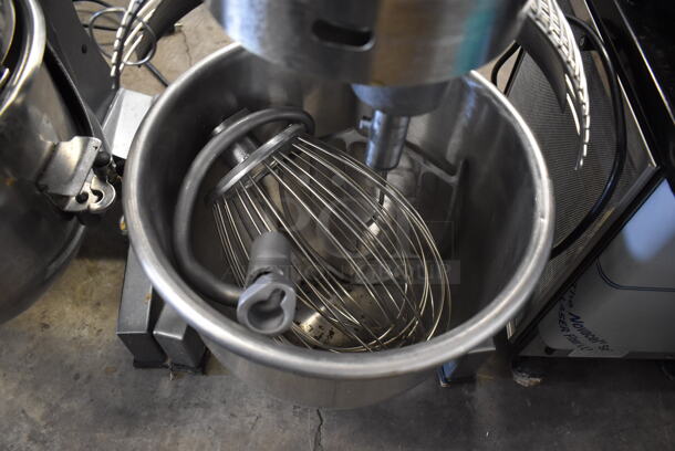 Avantco MX20 Metal Commercial 20 Quart Planetary Dough Mixer w/ Stainless Steel Mixing Bowl, Bowl Guard, Paddle, Balloon Whisk and Dough Hook Attachments. 120 Volts, 1 Phase. 19x21x32. Tested and Working! - Image 8 of 11