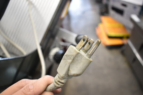 Bizerba SE 12 Stainless Steel Commercial Countertop Meat Slicer. 115 Volts, 1 Phase. Tested and Working! - Image 3 of 4