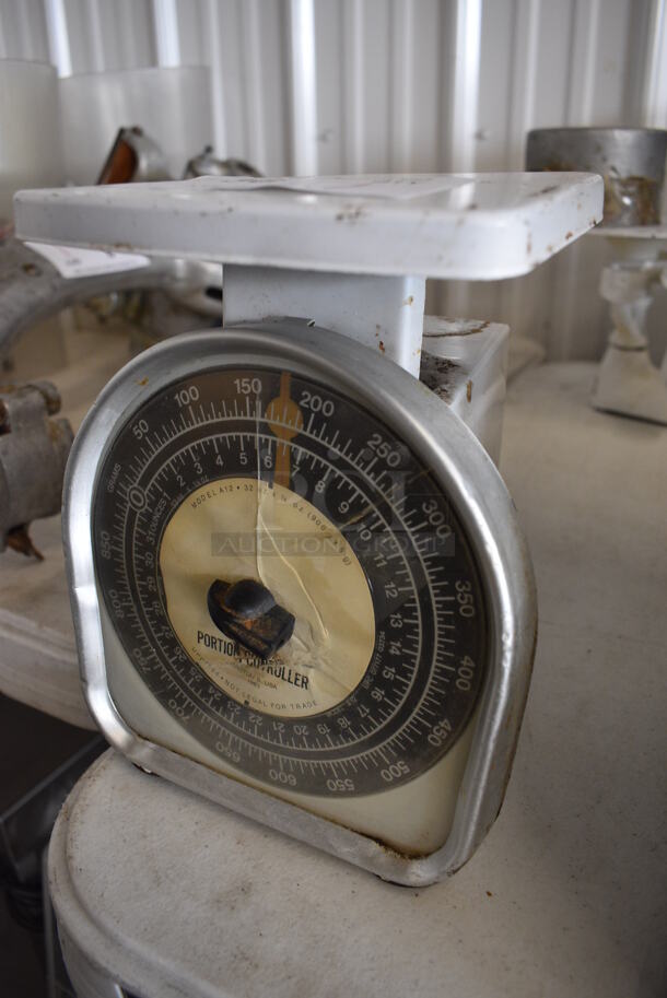 Model A12 Metal 32 Ounce Capacity Scale. 7x7x9 - Image 2 of 5