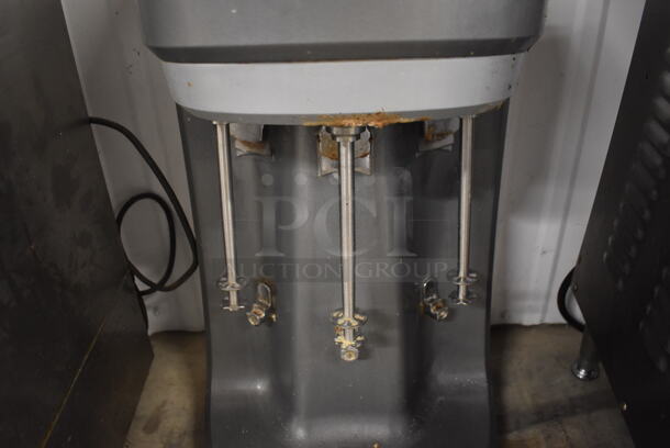 Hamilton Beach HMD400 Metal Commercial Countertop 3 Head Drink Mixer. 120 Volts, 1 Phase. 12x8x21. Tested and Working! - Image 5 of 7