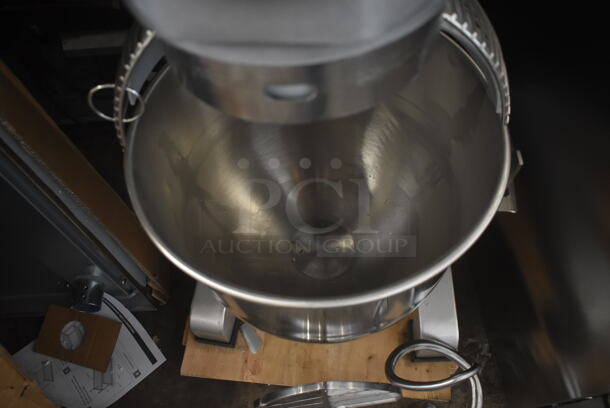 BRAND NEW SCRATCH AND DENT! Galaxy 177GMIX20 Commercial 20 Quart Planetary Dough Mixer w/ Stainless Steel Mixing Bowl, Bowl Guard, Dough Hook and Paddle Attachments. 110 Volts, 1 Phase. Tested and Does Not Power On - Image 6 of 9