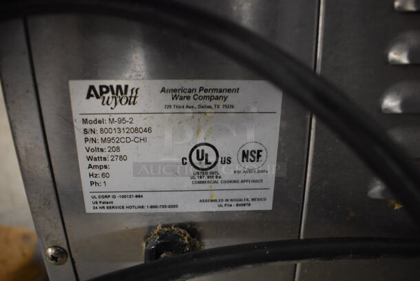 APW Wyott M-95-2 Stainless Steel Commercial Countertop Vertical Bun Grill Toaster. 208 Volts, 1 Phase. 21x16x30 - Image 5 of 7