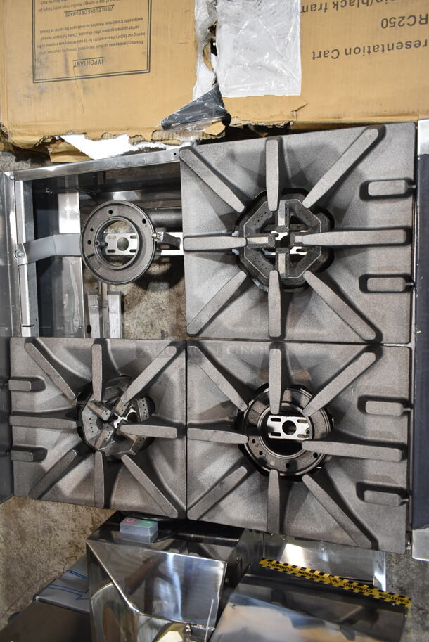 BRAND NEW SCRATCH AND DENT! 2024 Garland UTOGP4-4 Stainless Steel Commercial Countertop Liquid Propane Heavy-Duty 4 Burner Countertop 24" Range. One Grate Missing. - Image 4 of 11