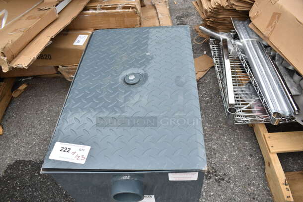 BRAND NEW SCRATCH AND DENT! Watts WD-25 Metal Commercial 50 lb. Grease Trap.  - Image 4 of 5