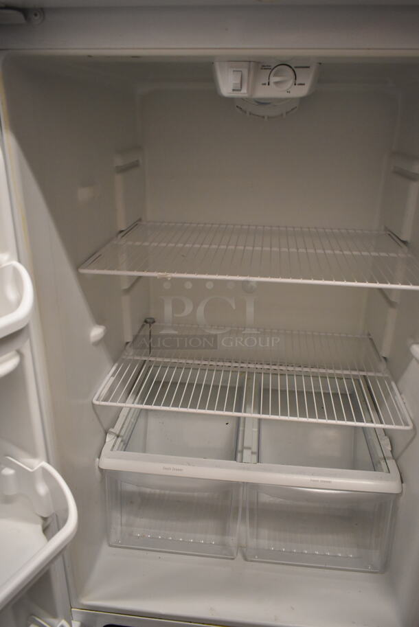 Electrolux FFTR1814TW0 Metal Cooler Freezer Combo Unit. 115 Volts, 1 Phase. Tested and Working! - Image 6 of 8