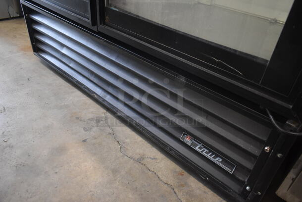 True GDM-49 ENERGY STAR Metal Commercial 2 Door Reach In Cooler Merchandiser w/ Poly Coated Racks. 115 Volts, 1 Phase. Tested and Powers On But Does Not Get Cold - Image 5 of 11