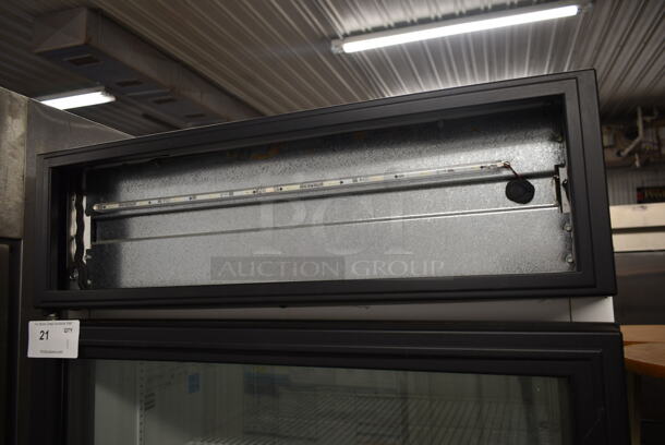 2014 True GDM-26-LD ENERGY STAR Metal Commercial Single Door Reach In Cooler Merchandiser w/ Poly Coated Racks. 115 Volts, 1 Phase. Tested and Powers On But Does Not Get Cold - Image 2 of 6