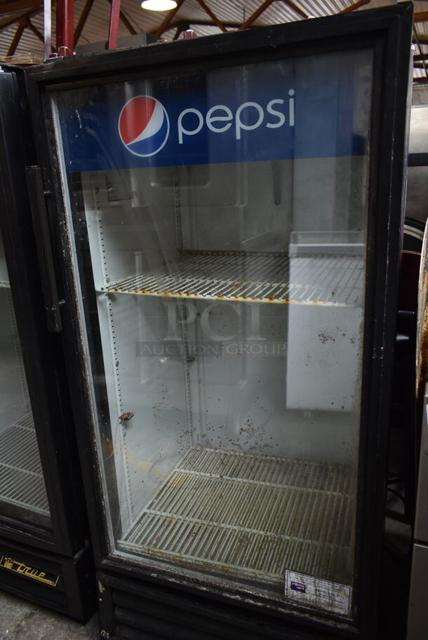 True GDM-10 PE57201 Metal Commercial Single Door Reach In Cooler Merchandiser w/ Poly Coated Racks. 115 Volts, 1 Phase. Tested and Working! - Image 3 of 5