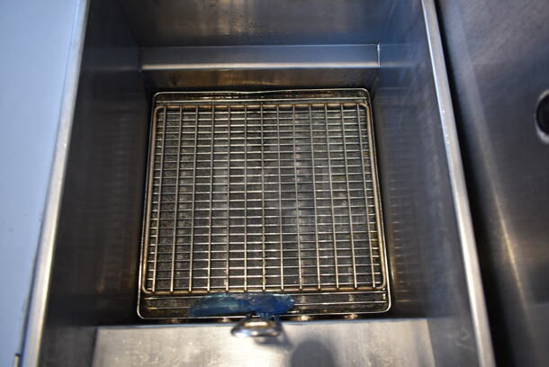 2014 Pitco Frialator 40D Stainless Steel Commercial Floor Style Natural Gas Powered Deep Fat Fryer on Commercial Casters. 115,000 BTU.  - Image 4 of 9