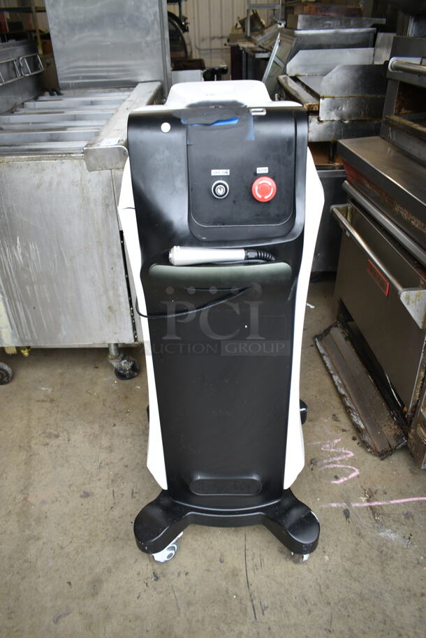 Nubway NBW-C7 Skin Laser? 110 Volts, 1 Phase.  - Image 1 of 5