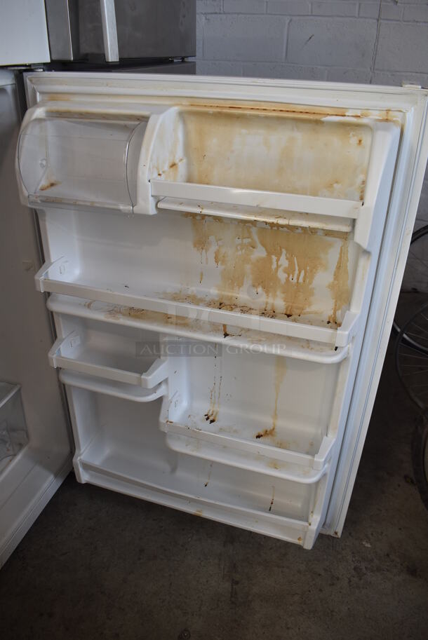 Whirlpool WRT318FZDW02 Metal Cooler Freezer Combo Unit. 115 Volts, 1 Phase. 30x31x66. Tested and Powers On But Does Not Get Cold - Image 6 of 8