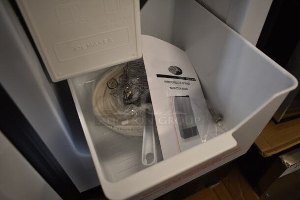 BRAND NEW SCRATCH AND DENT! Whynter UIM-155 15" Built In Ice Maker Machine Stainless Steel 12lb. 115 Volts, 1 Phase. Tested and Working! - Image 4 of 5