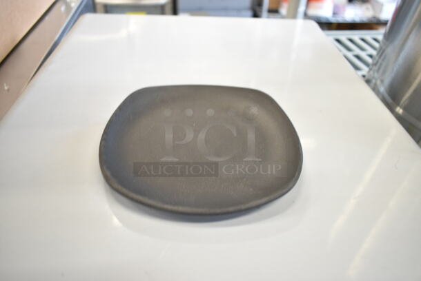 3 BRAND NEW SCRATCH AND DENT! Items Including GET P-500-BK Nara 6" Black Matte Square Melamine Plate, 55243121 Arcoroc 43121 Swirl Optic 12 oz. Dessert Dish by Arc Cardinal - 24/Case, 5511009 Libbey 1009 16.75 oz. Customizable Stackable Craft Beer Glass - 12/Case. 3 Times Your Bid!  - Image 4 of 10