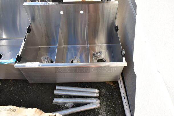 BRAND NEW SCRATCH AND DENT! DDO38A2 Stainless Steel Commercial 3 Bay Sink. Bays 12x12. - Item #1114453